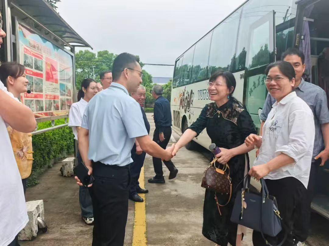 湘益茶香续薪火，校企共绘茯茶新篇——湖南农大师生走进益阳茶厂开展实践研学