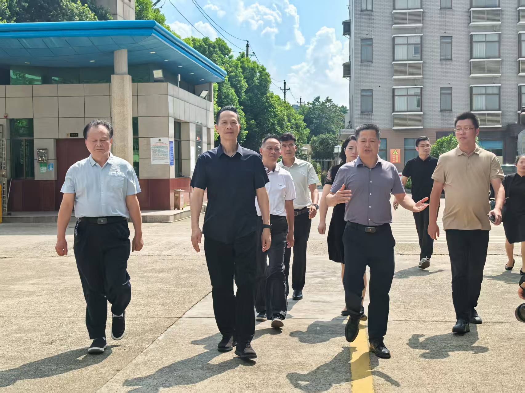 闽湘茶业交流共促产业发展——海峡两岸茶业交流协会林钟乐会长一行考察益阳茶厂